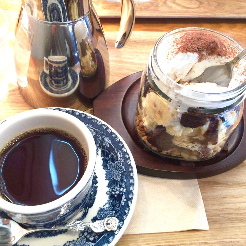 ガトーショコラとバナナのパフェ(カフェくぐり)