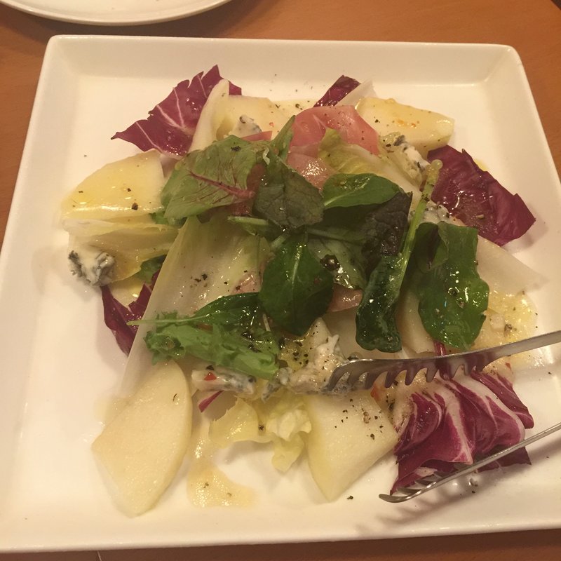 洋梨とゴルゴンゾーラのサラダ(チコリ （Cicoria）)