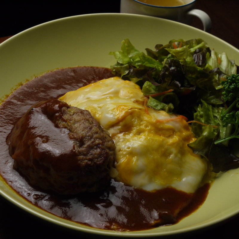 ハンバーグオムライス(木蓮)