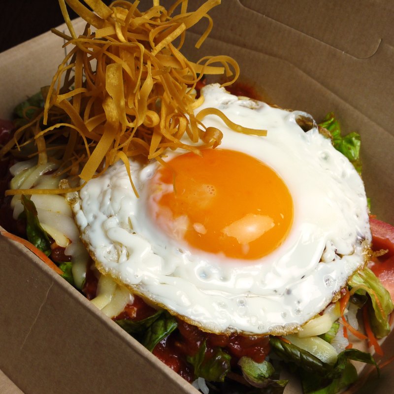 チーズハンバーグ　卵のせ(木蓮)