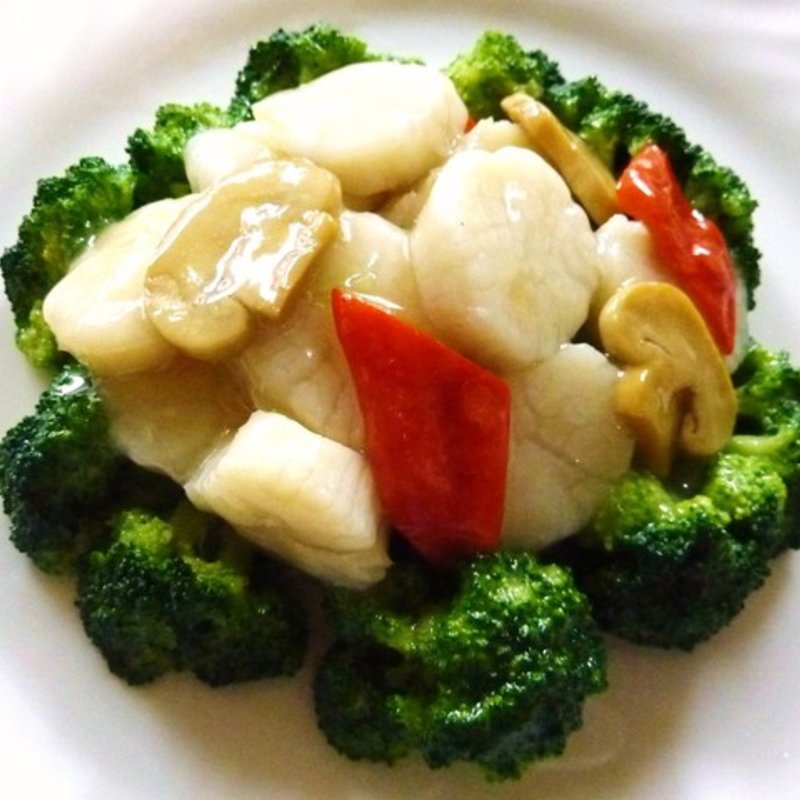 ホタテとブロッコリー炒め( 中国料理 龍鳳 )