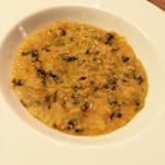 豆とポレンタ、黒キャベツのスープ　イン　ファリナータ