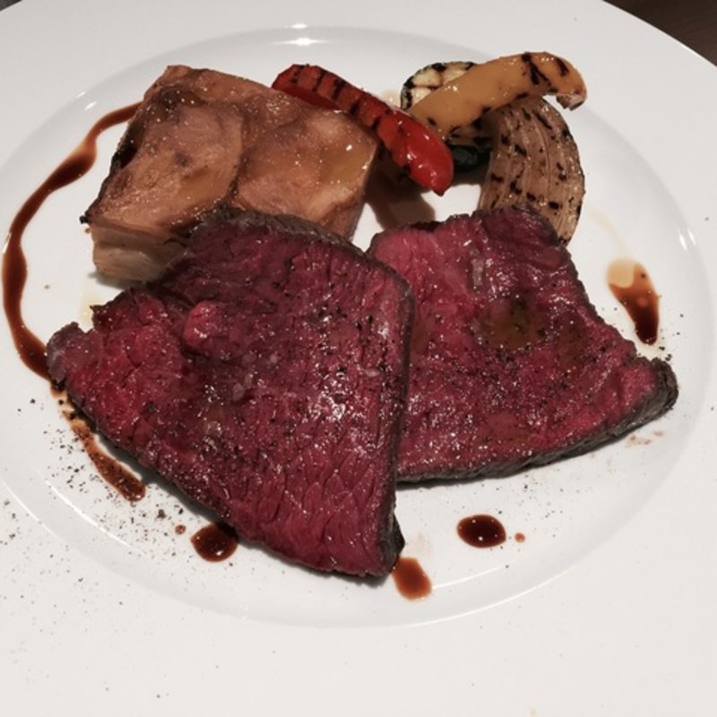 福岡ふるの牛もも肉(しんたま)のグリル タリアータ(オステリア タナロ （OSTERIA TANARO）)