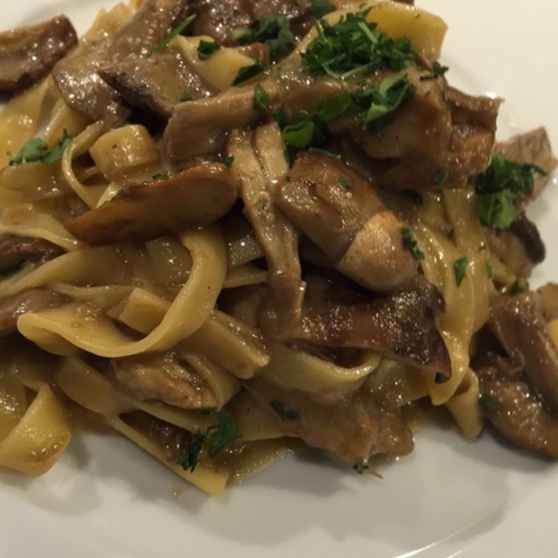 フレッシュポルチーニ茸を和えた自家製パスタ(オステリア タナロ （OSTERIA TANARO）)