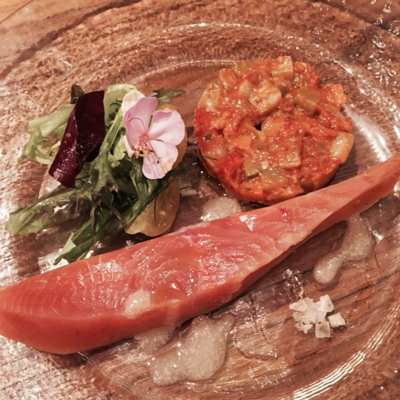 秋鮭の自家製スモーク(オステリア タナロ （OSTERIA TANARO）)