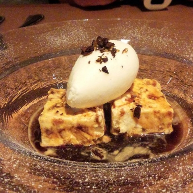 エスプレッソに浮かんだアーモンドのセミブレット(オステリア タナロ （OSTERIA TANARO）)