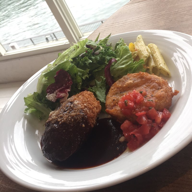 【コロッケフリットランチ（スープ付き）】(シエロイリオ （Riverside Cafe Cielo y Rio）)