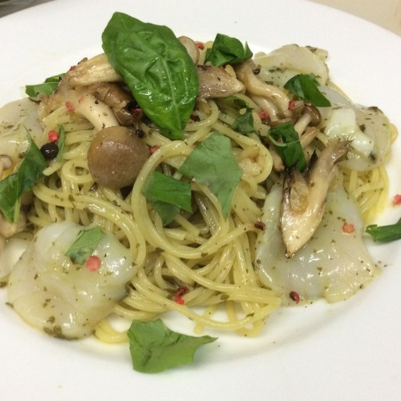 生ホタテとキノコのジェノベーゼ(バー ディオベスティア （bar dio bestia）)