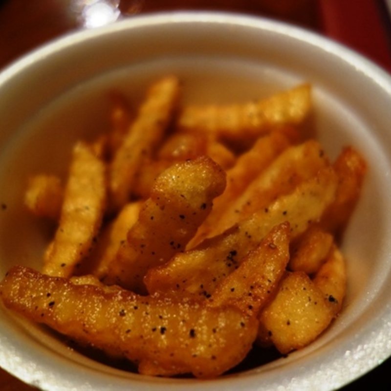 バター風味ポテトフライ(バー ディオベスティア （bar dio bestia）)