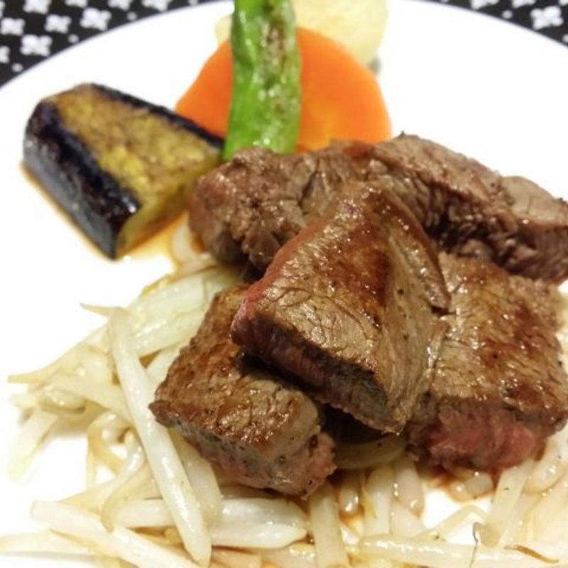 サイコロステーキ(Estrela （エストレーラ）)