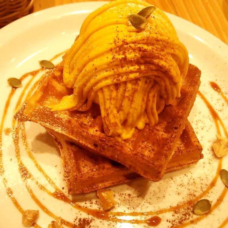 かぼちゃのモンブランワッフル(こなな エキマルシェ大阪店)