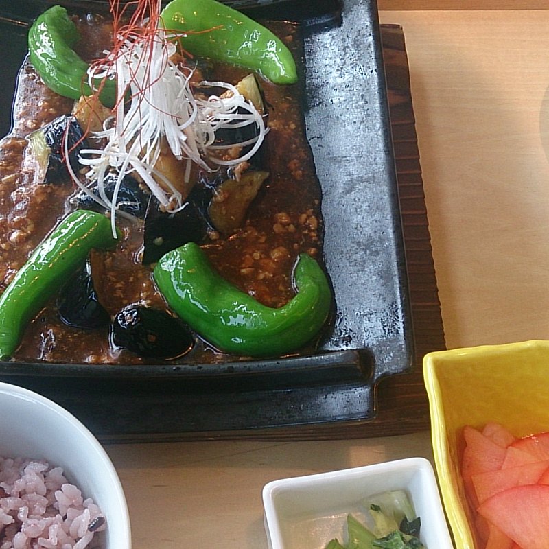 茄子と万願寺唐辛子の「麻婆茄子」定食(やさい家めい 上野店 )