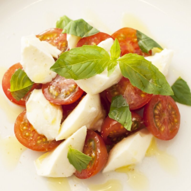 モッツァレラとトマトのカプレーゼ(デカンターレ ロッソ)