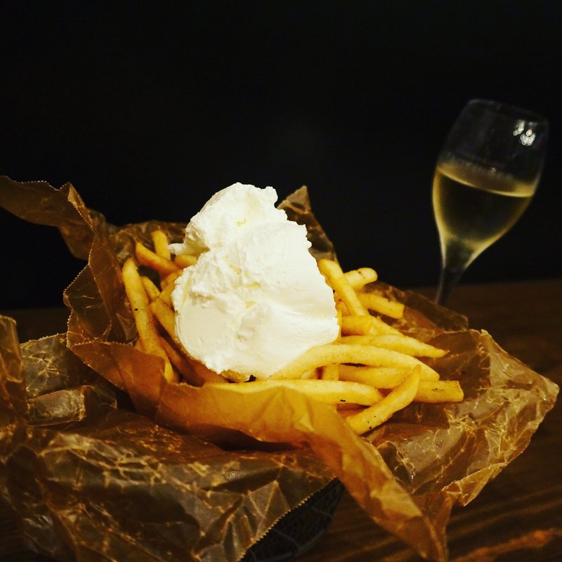 やみつき！！フレンチフライサワーホイップのせ(ヌメロ サンク)