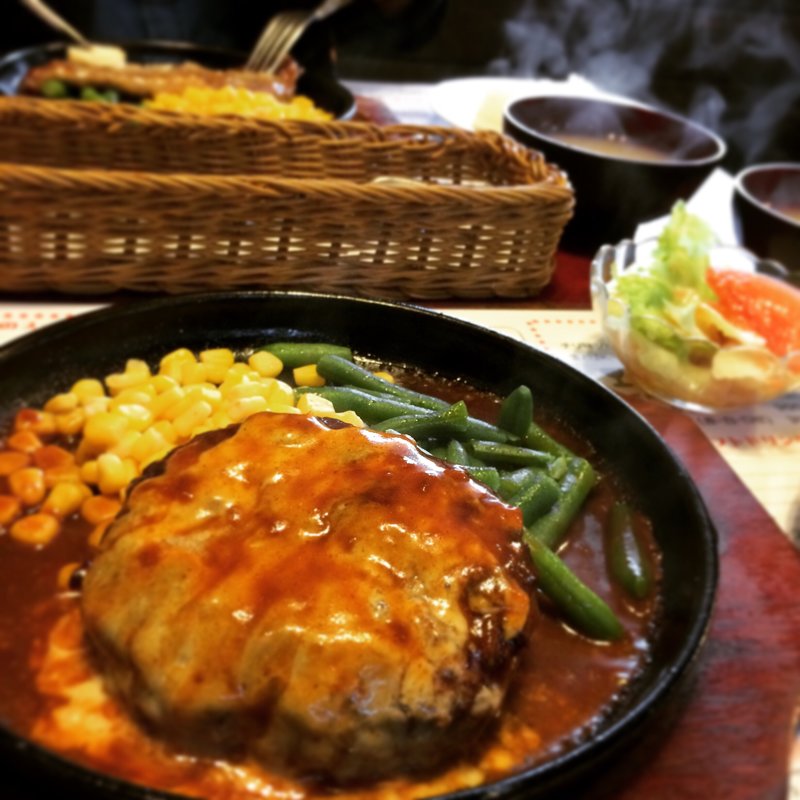 チーズハンバーグ(ステーキハウス ペコペコ 鹿浜１号店)