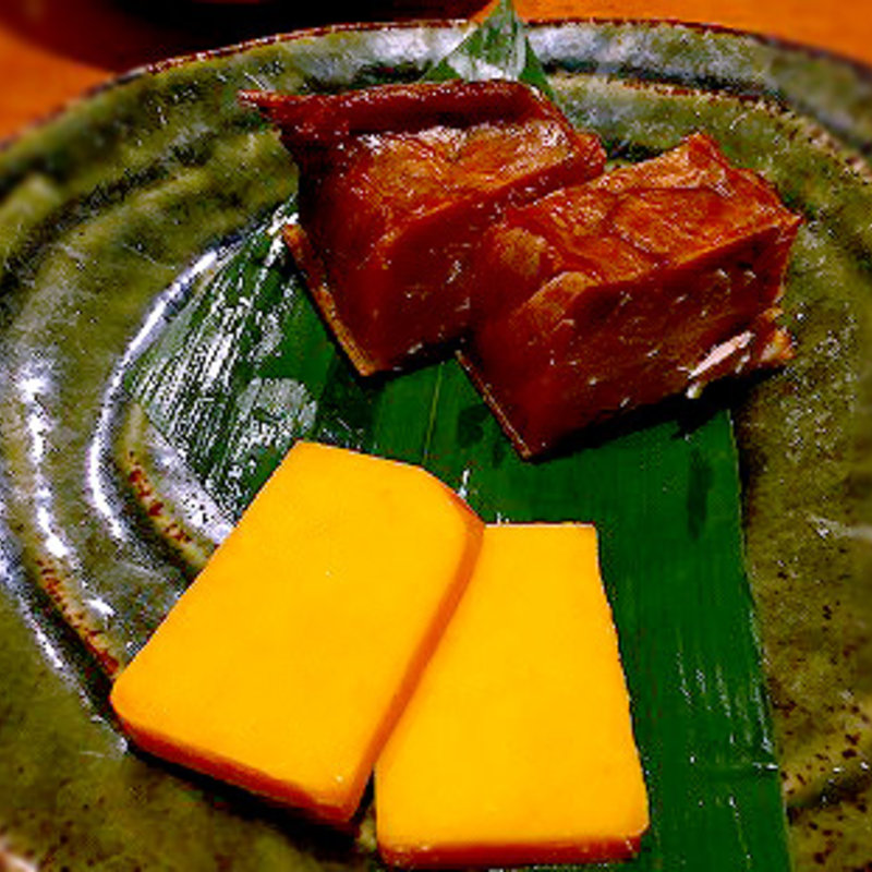 鮪とチーズの燻製(和醸良酒)