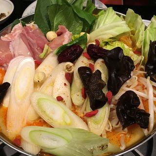 坦々鳥鍋(中国料理 満州里菜館)