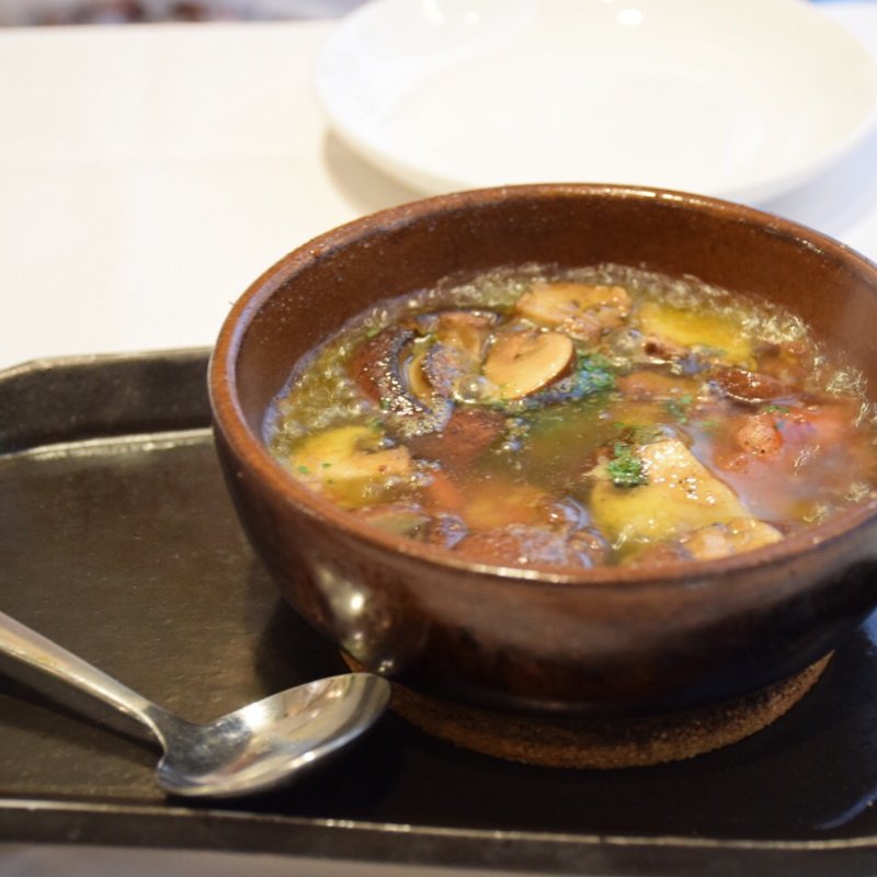 マッシュルームとエビのアヒージョ(スペイン海鮮料理 ラ マーサ （La masa）)