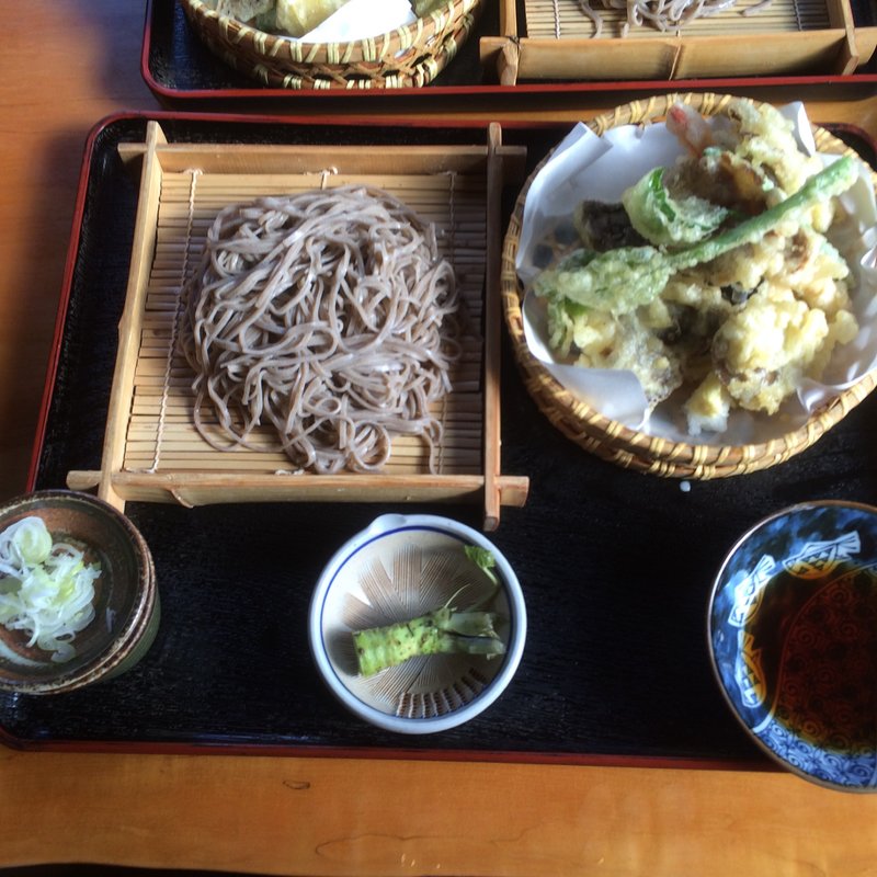 季節の天ざる蕎麦(お休処 やすらぎ)