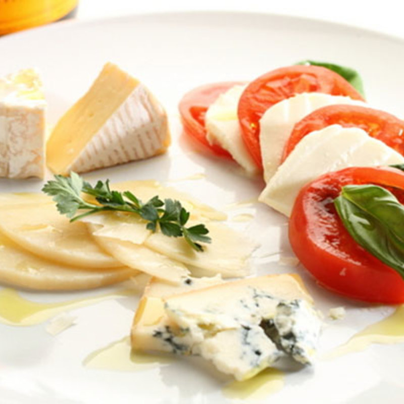 チーズとカプレーゼ(NIOCENO)