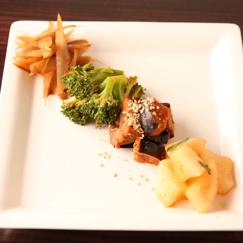 キムチの盛り合わせ(にくがとう )