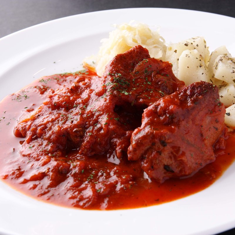 牛肉のコンソメ煮込み(ノイエス （Neues）)