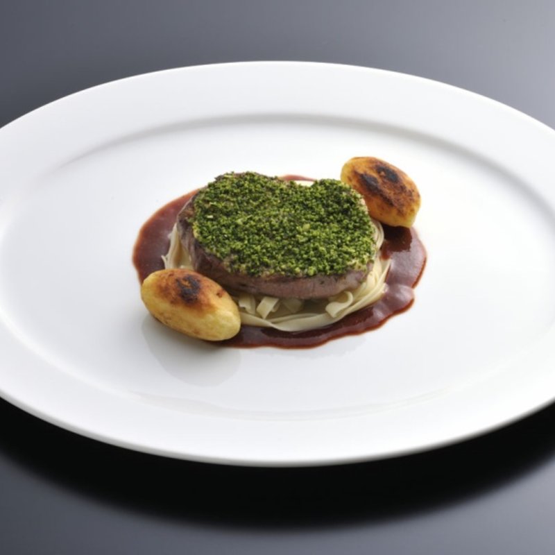 仔羊のロースト セミドライトマトのソース ブルーチーズのドフィノワ添え(ノースフィールド)