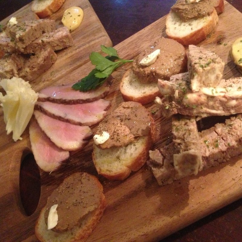 鶏白レバームース(自然派ワインビストロ 喃喃)