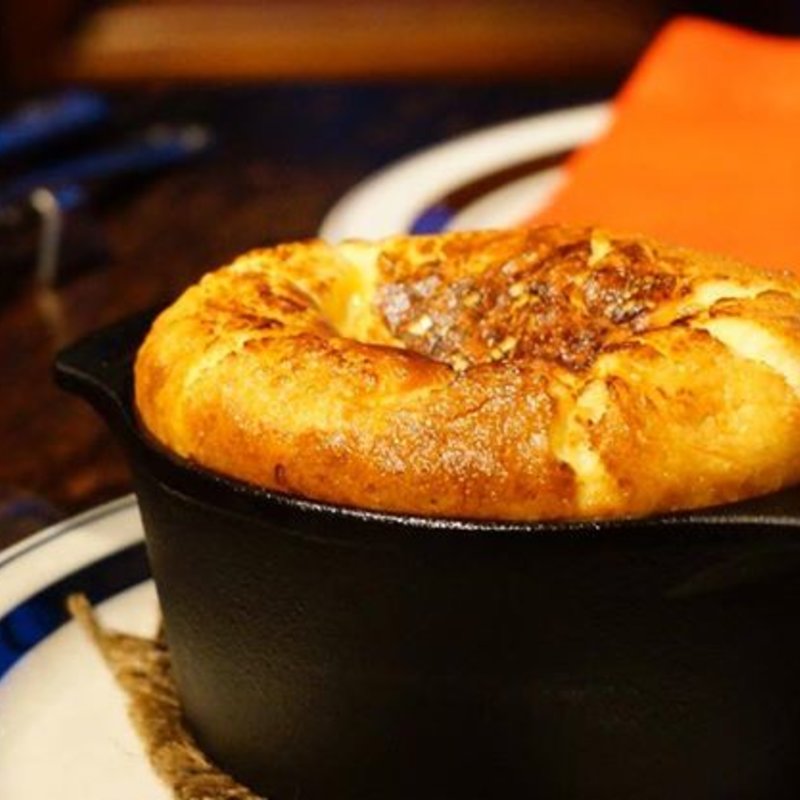 ふっくらパイ包み(自然派ワインビストロ 喃喃)