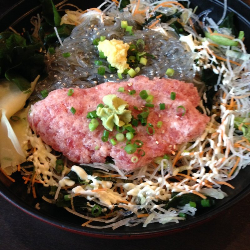 生しらすネギトロ丼(とびっちょ)