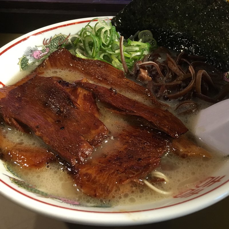 博多濃厚豚骨 豚トロ 肉盛りラーメン(博多だるま NORTH JAPAN)