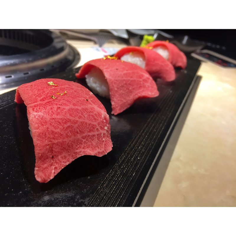 極 和牛握り (牛の達人 西新宿店)