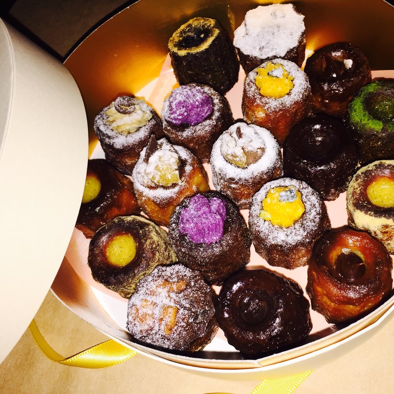 カヌレ(ガトー ミュール （gateau mu^r）)