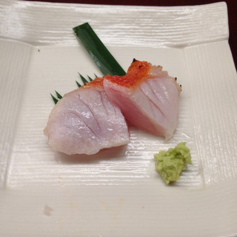 鯛の湯引き(蔵六鮨 三七味)