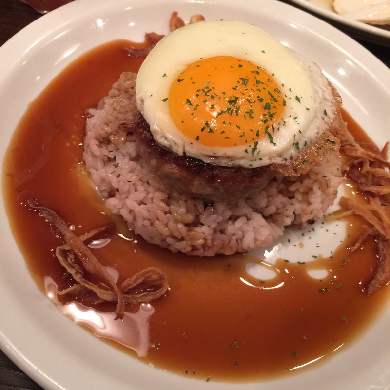 グレービーロコモコ （サラダ・スープ・ドリンク付き）(モアナ キッチン カフェ 名古屋LACHIC店 （Moana Kitchen Cafe）)