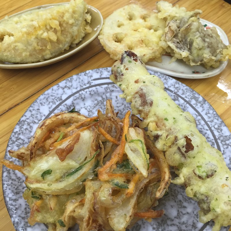 ◆天ぷら(純手打ち讃岐うどん 綾 （じゅんてうちさぬきうどん あや）)