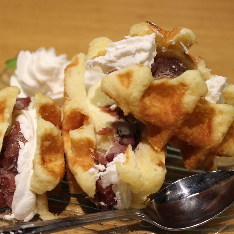 バニラと小倉のワッフルサンド(腹黒屋 品川)