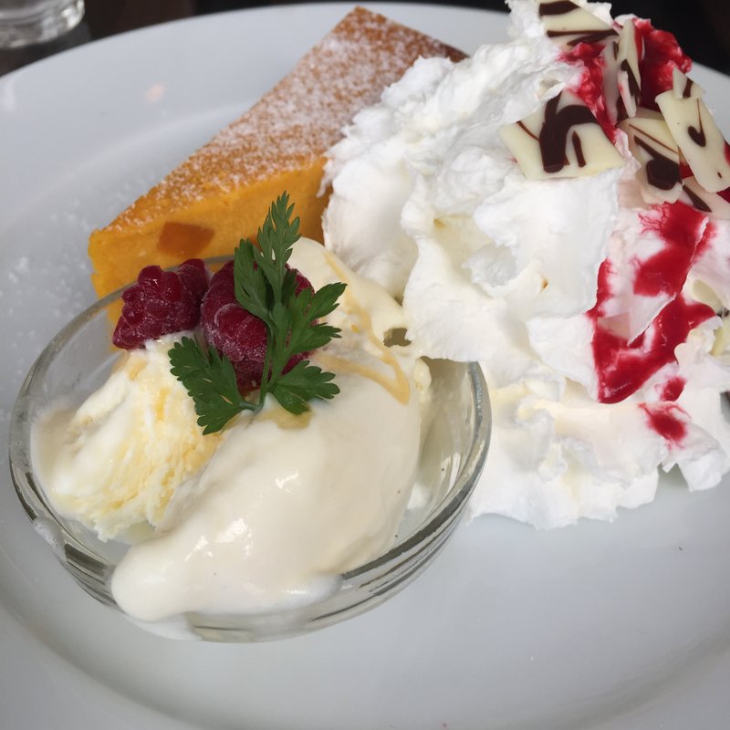 ケーキセット(cheese&bistro YOUR HOUSE)