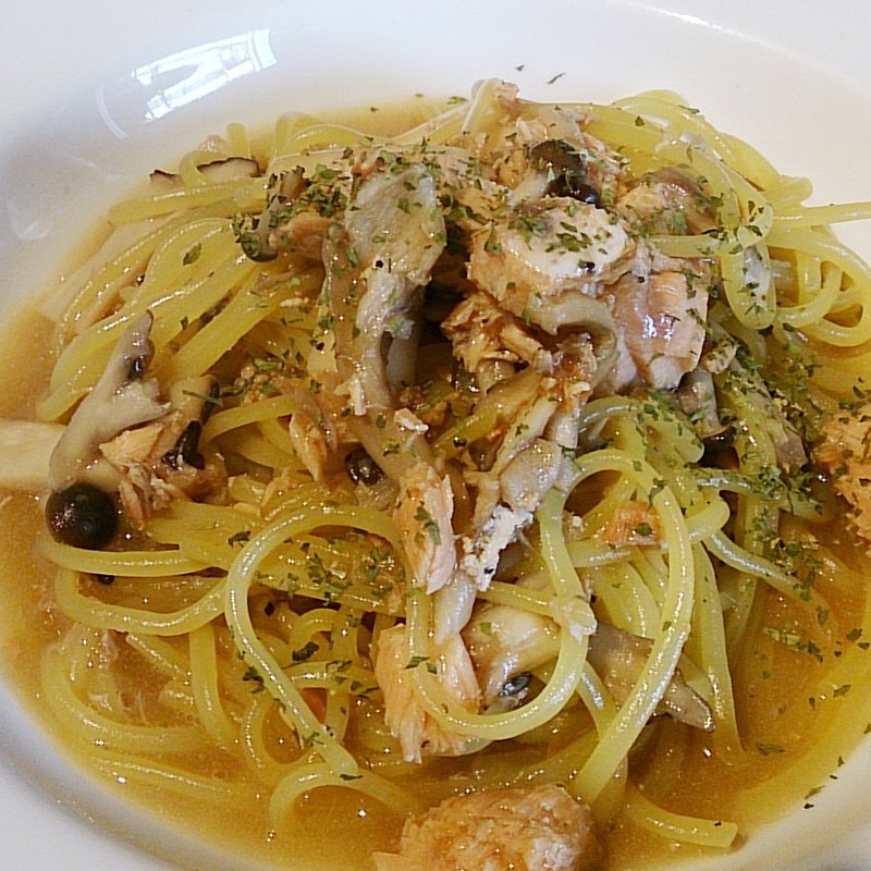 紅鮭とキノコのバター醤油スパゲティ(フレッシュネス・ランド・フルーツ （Freshness Land Fruits!）)