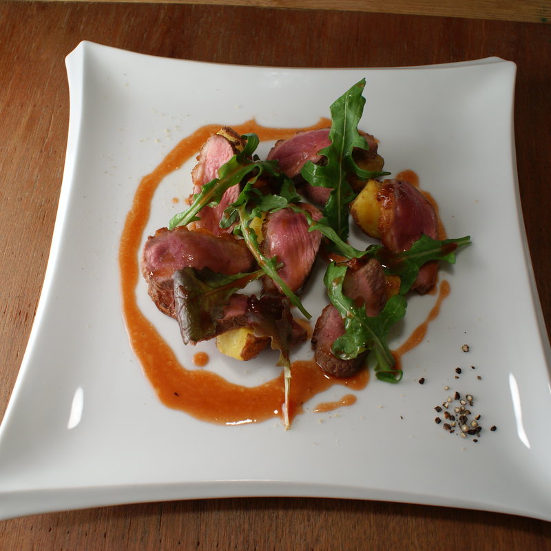 鴨肉とレッドアンデスのロースト(Osteria Urara（オステリアウララ）)