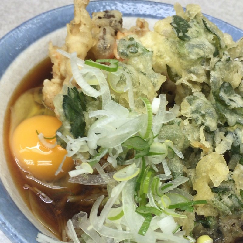 蕎麦＋春菊天＋キノコ天＋卵(柳屋そば店)