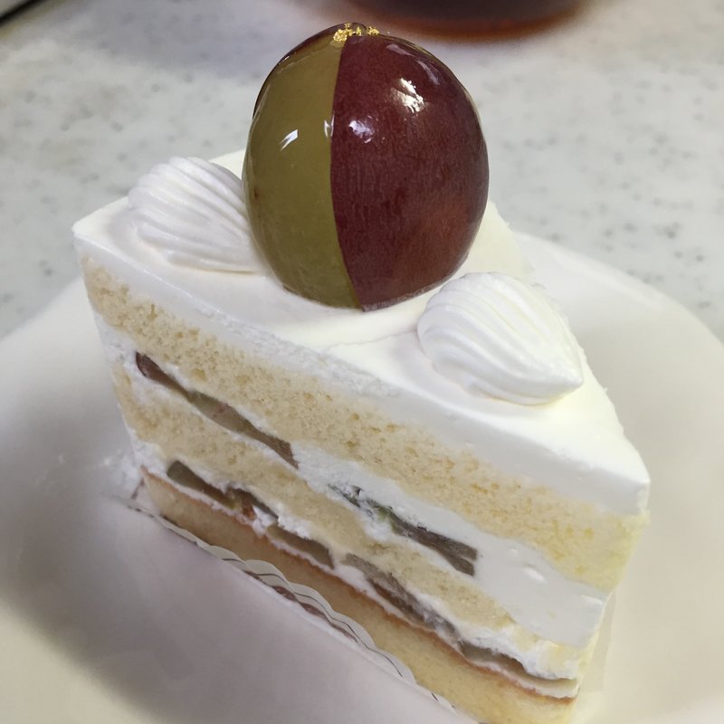 ぶどうのケーキ(ウィーン菓子工房 リリエンベルグ)