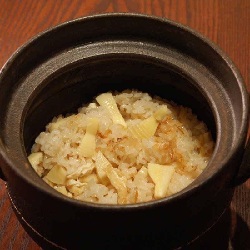 タケノコの土鍋炊きごはん(やさい料理 おとや 南青山店)