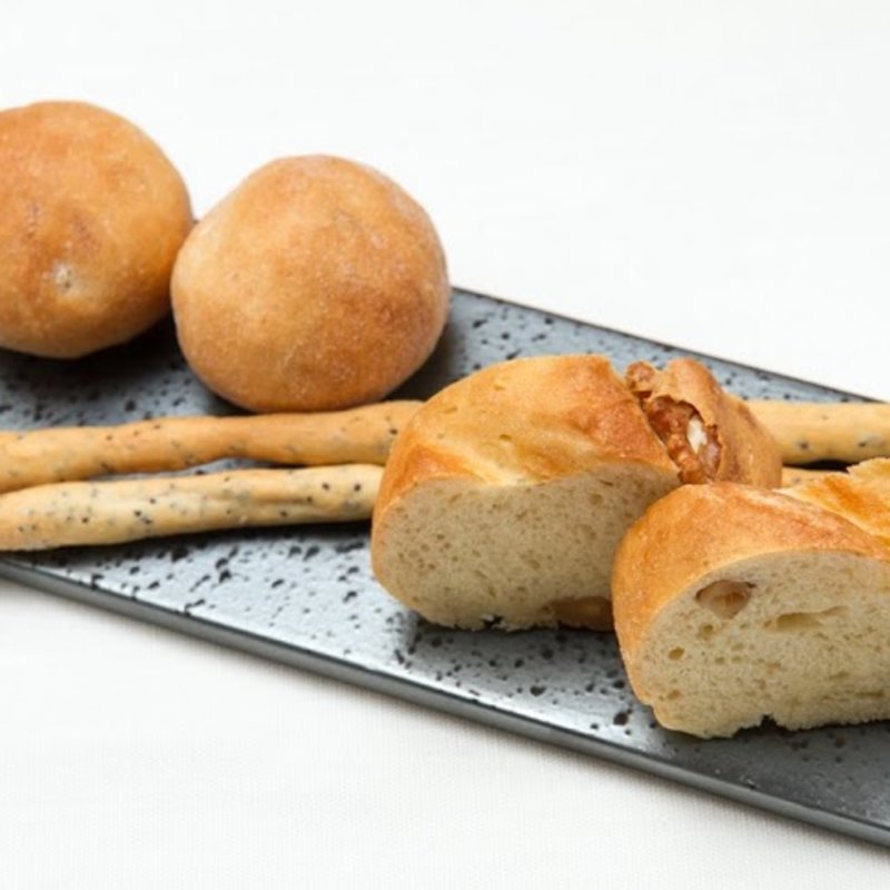 自家製パン(OSTERIA　ESTROSO （オステリア　エストローソ）)