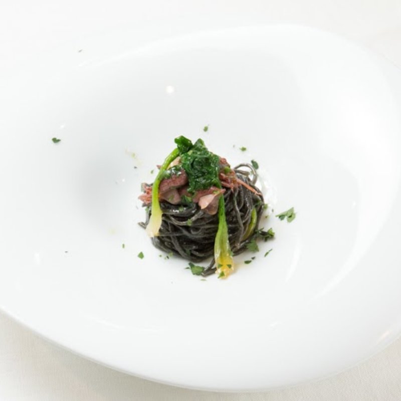 イカ墨のパスタ(OSTERIA　ESTROSO （オステリア　エストローソ）)