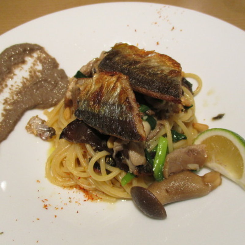 さんまときのこのパスタ(MOTORA)