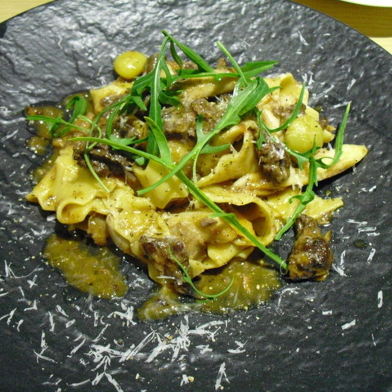 馬肉の赤ワイン煮込み(MOTORA)