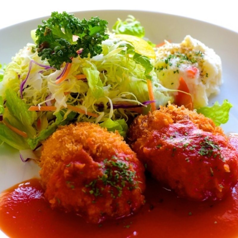 カニクリームコロッケ　～ トマトソース ～(キッチンエッグス （Kitchen Eggs）)
