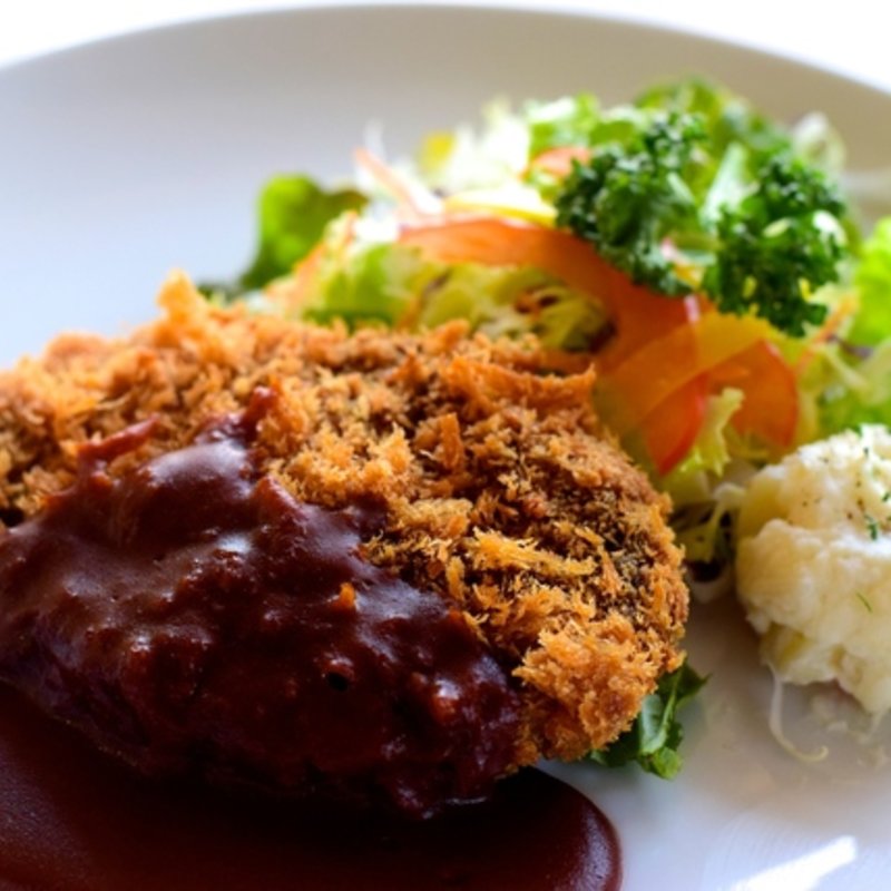 メンチカツレツ (自家製デミグラスソース)(キッチンエッグス （Kitchen Eggs）)