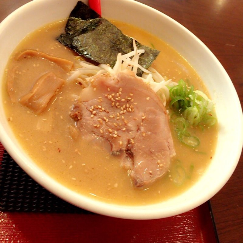 味噌ラーメン(ホワイト餃子 はながさ )